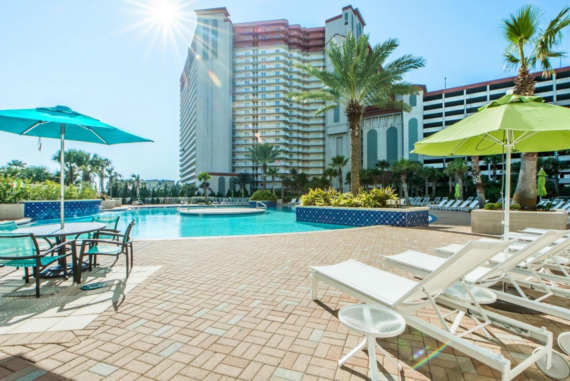 Laketown Wharf 1235 *